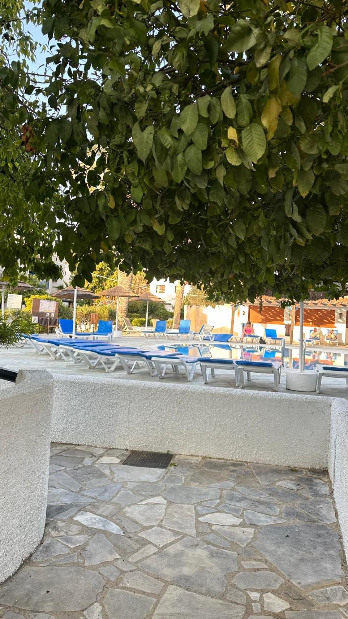 Paphos Gardens Studio Suite Ngoại thất bức ảnh