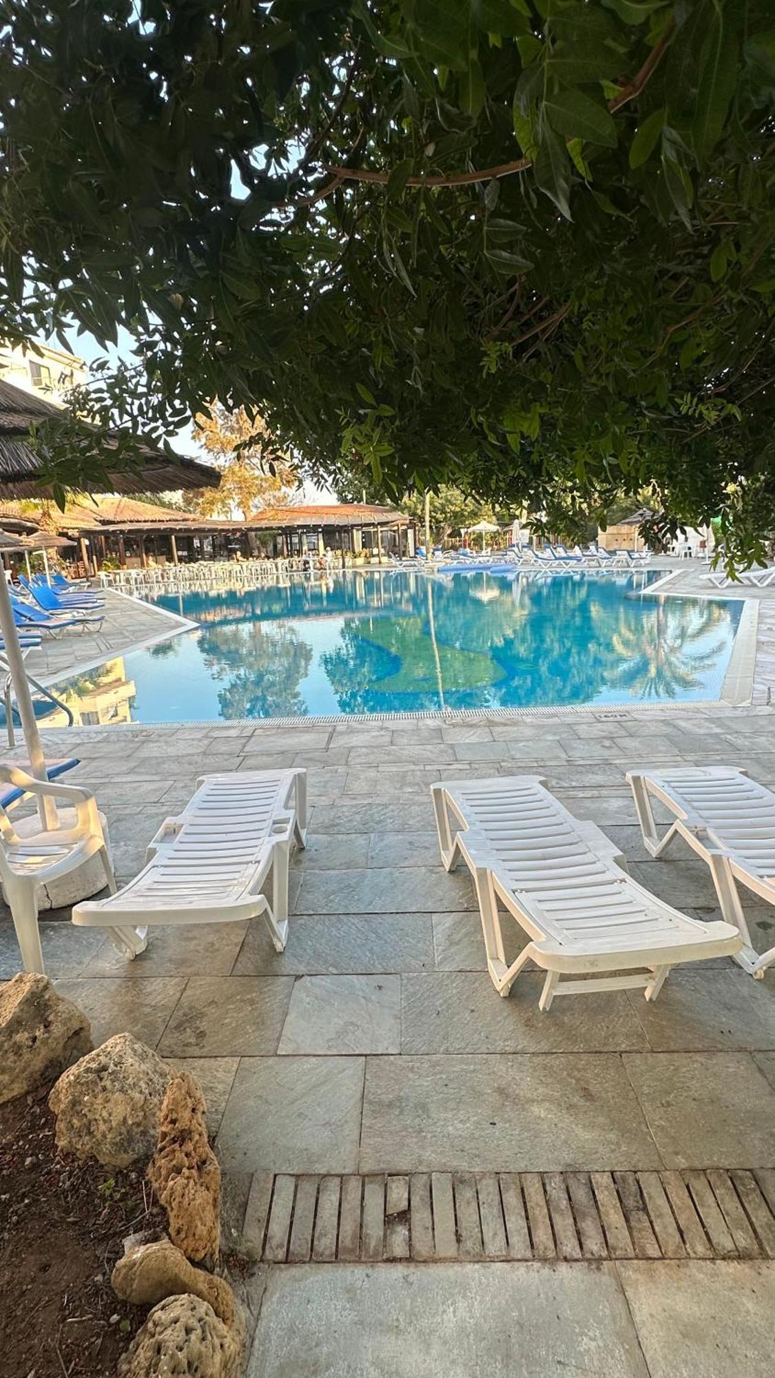 Paphos Gardens Studio Suite Ngoại thất bức ảnh