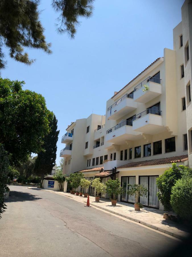 Paphos Gardens Studio Suite Ngoại thất bức ảnh