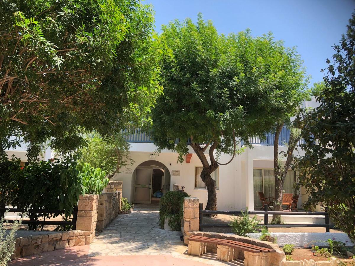 Paphos Gardens Studio Suite Ngoại thất bức ảnh