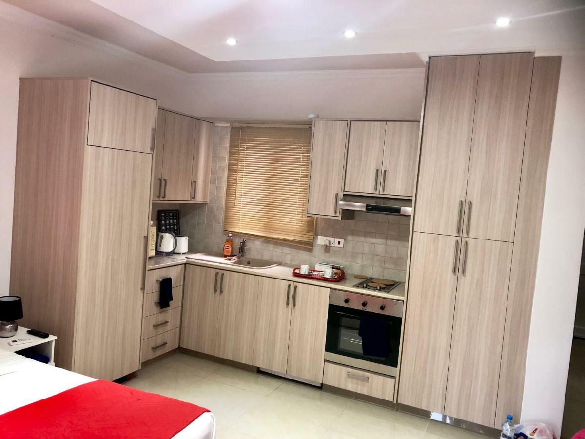 Paphos Gardens Studio Suite Ngoại thất bức ảnh